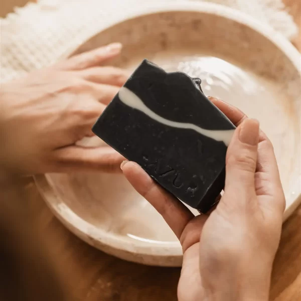 BLACK BEAUTY | natural face bar – Bild 3